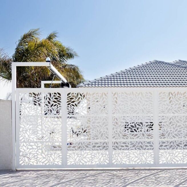 שער חשמלי בחיתוך לייזר