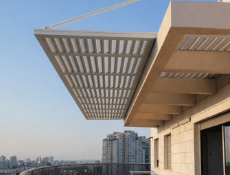 פרגולות אלומיניום למרפסת: הדרך להפוך את המרפסת לחדר נוסף