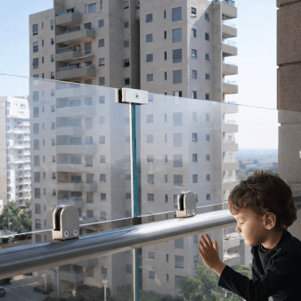 הגבהת מעקה אלומיניום